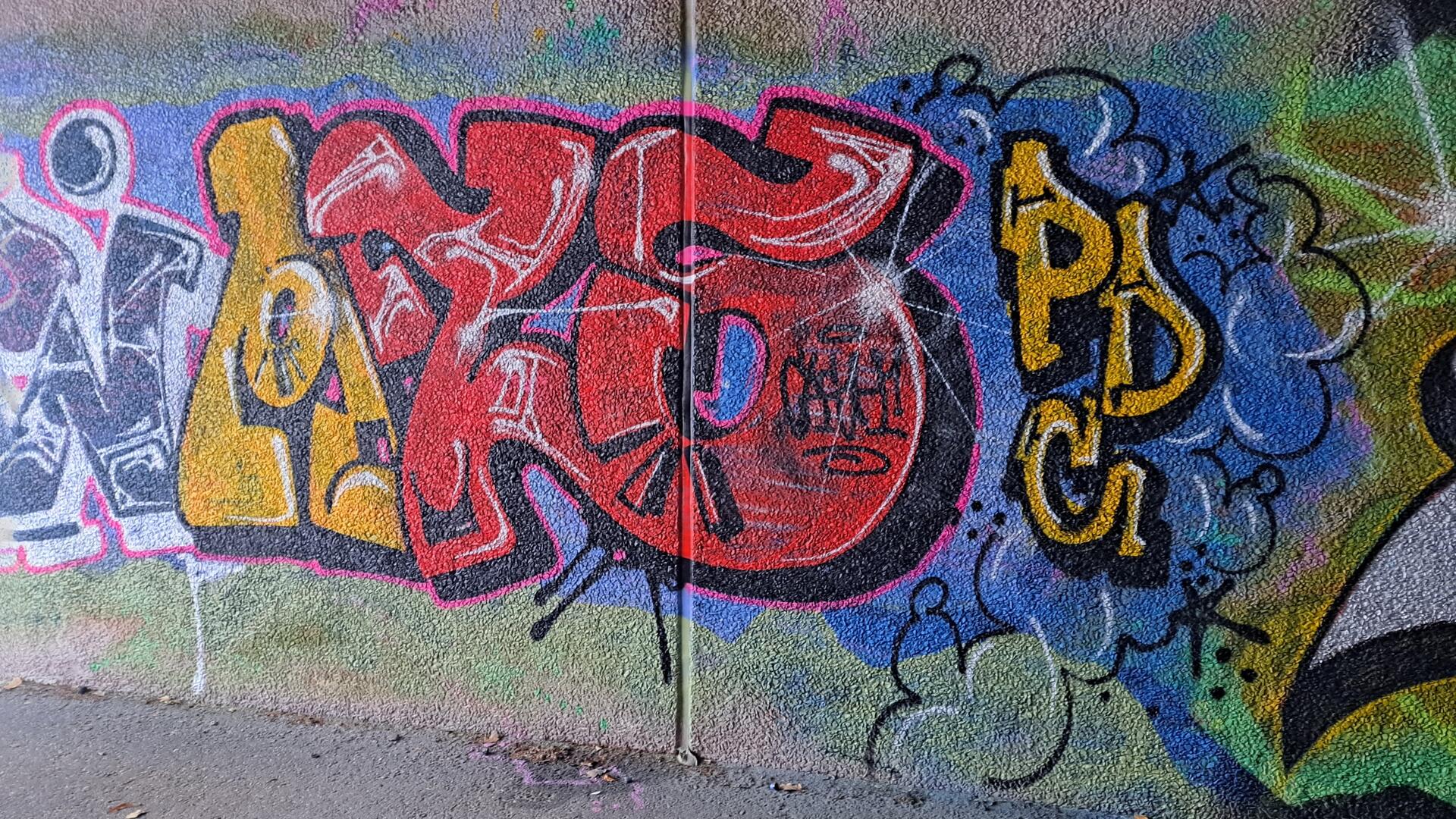 Graffiti alikulkutunnelissa