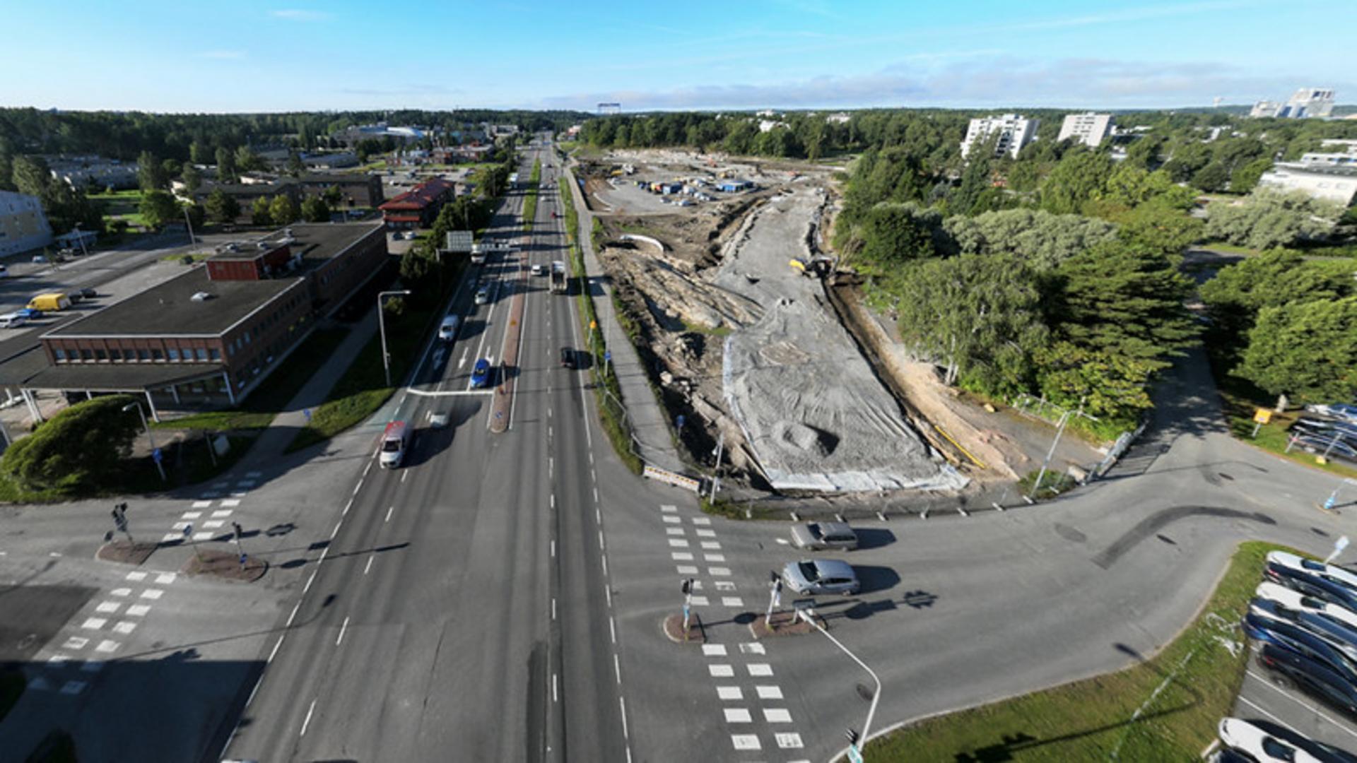 Nesteentien kiertotien rakentaminen käynnissä.
