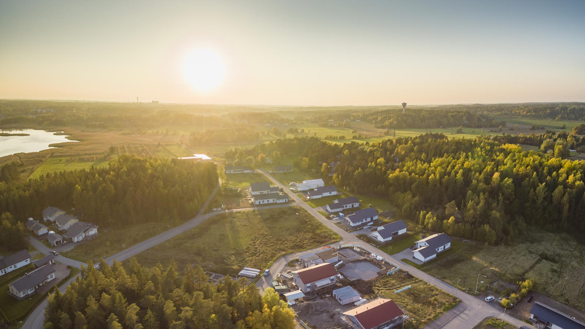 Nuorikkalanmetsään rakentuu omakotialue.