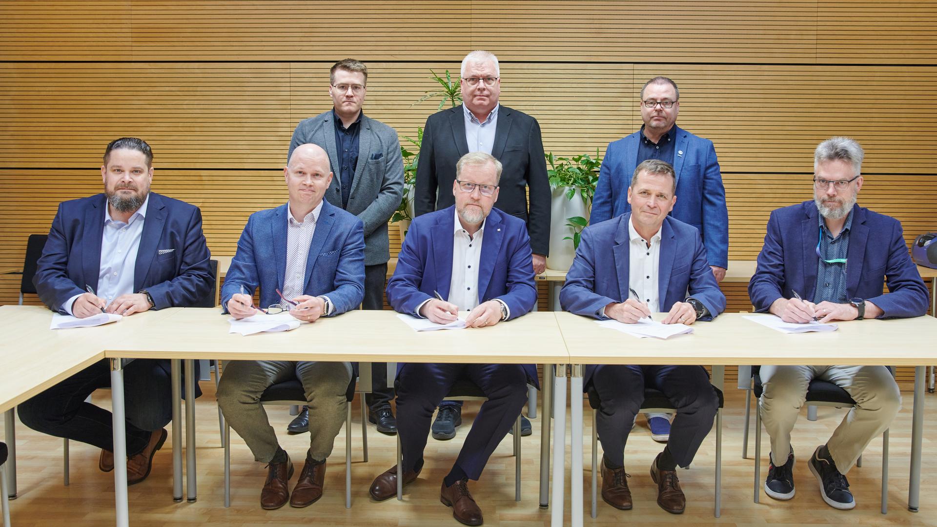 E18 Raision keskustan kohta -hankkeen allianssisopimuksen allekirjoitustilaisuus