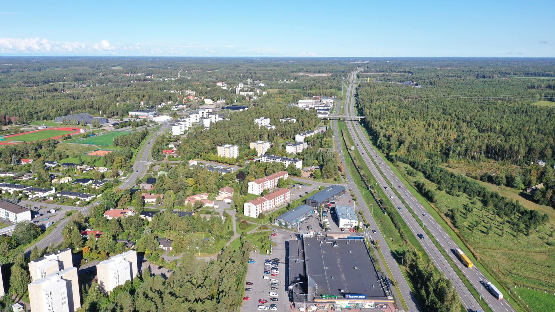 Ilmakuvassa kasitie ja Lehterinvuorentie.
