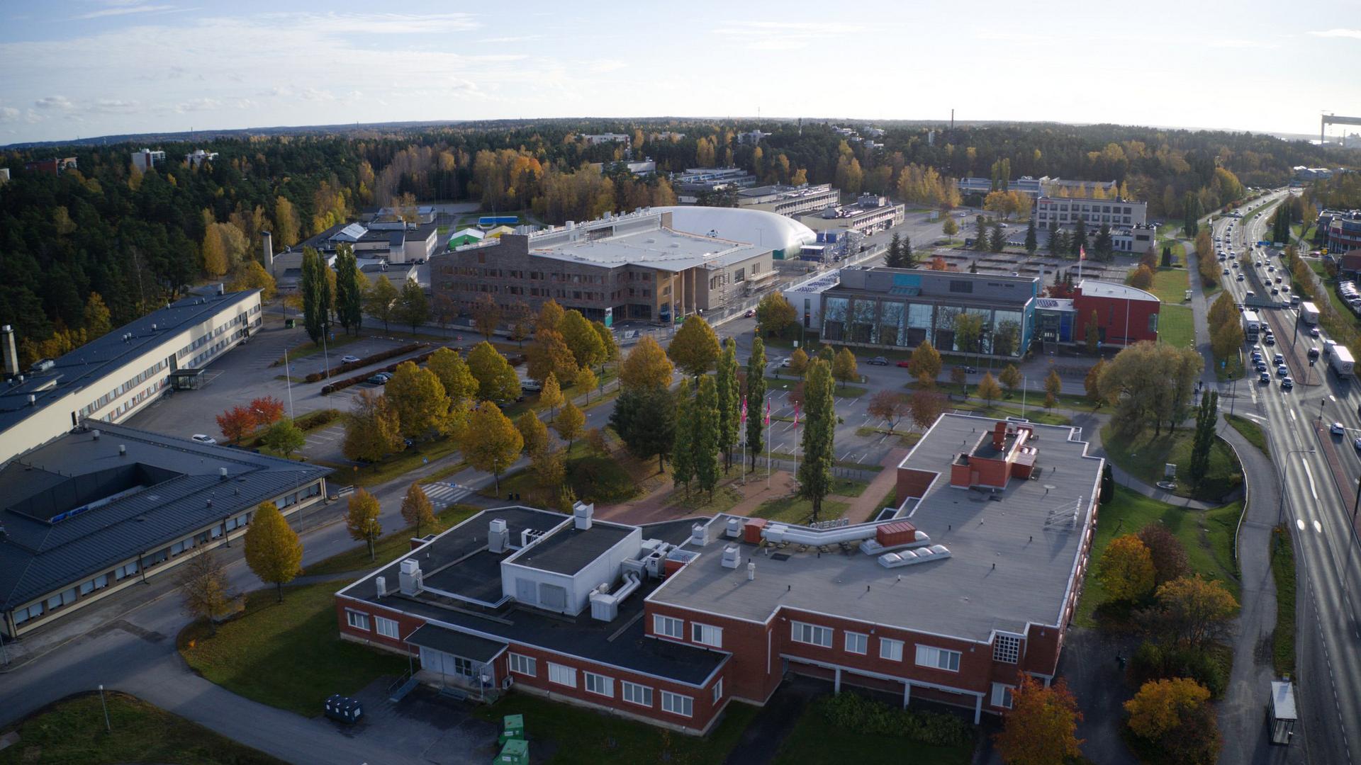 Ilmakuvassa Juhaninkuja, Martinkatu ja Opinpolku.