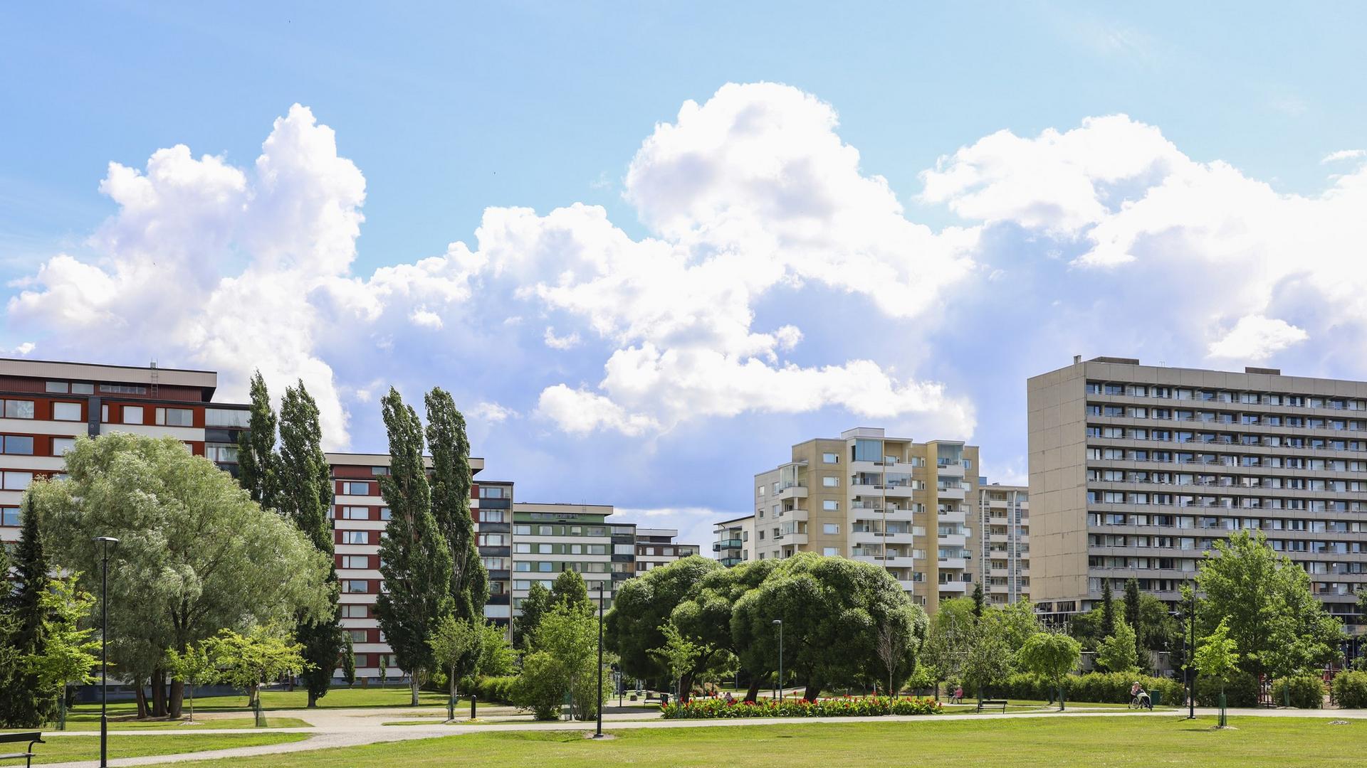 Keskustan kerrostalomaisema.