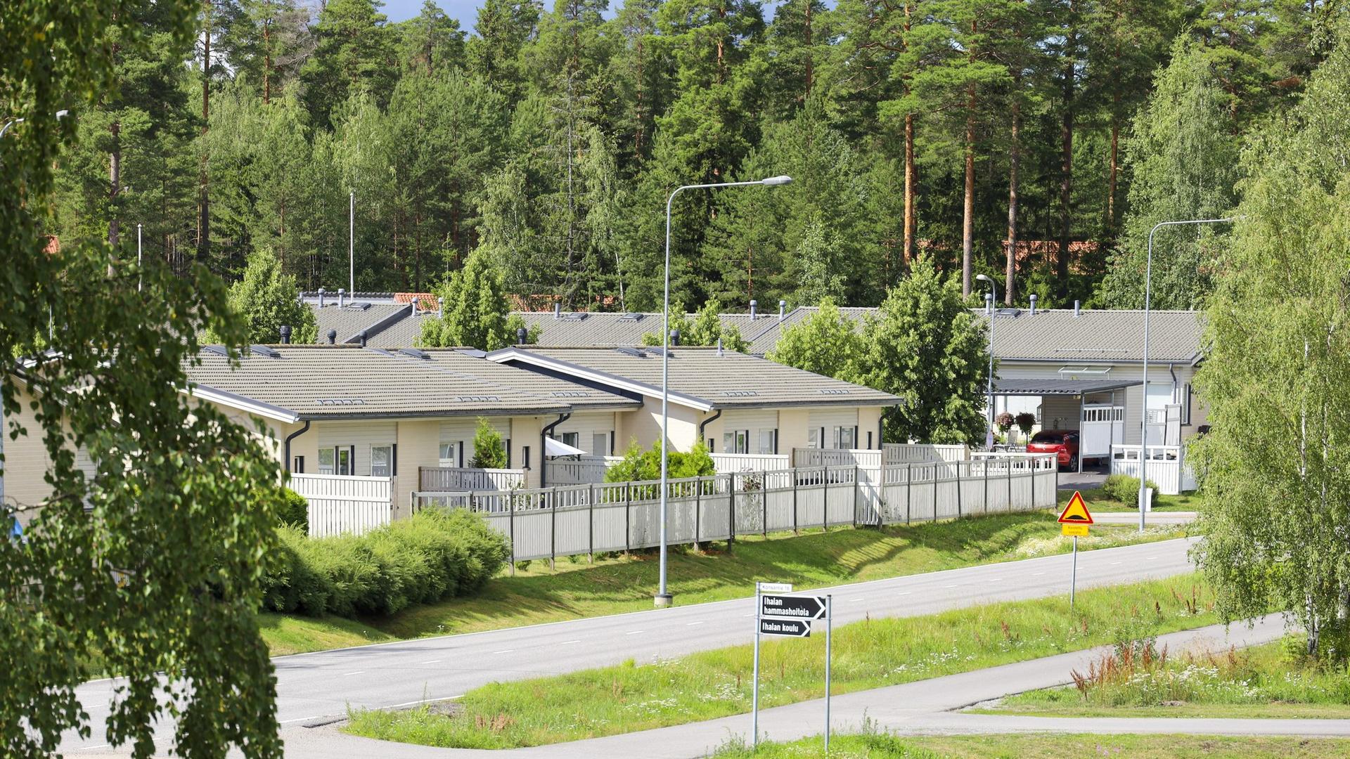 Omakotitaloja Ihalassa