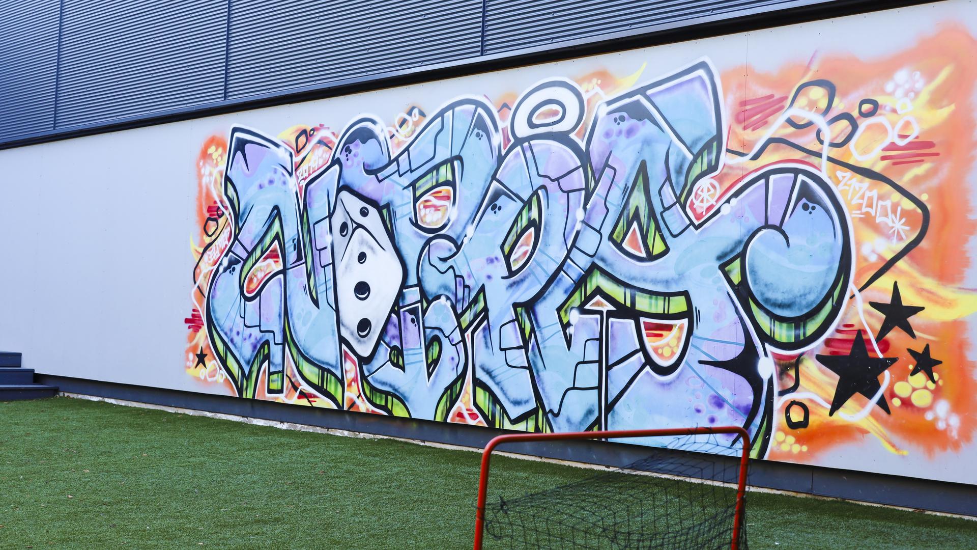 Nopan seinän graffiti.