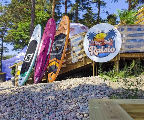 Sup-laudat Playa del Raision rannassa