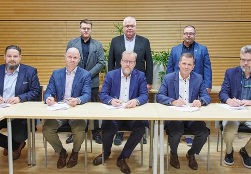 E18 Raision keskustan kohta -hankkeen allianssisopimuksen allekirjoitustilaisuus