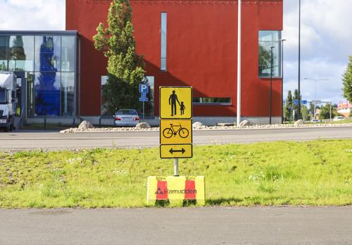Työmaa Kirjastotalon edustalla.