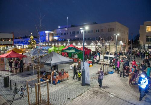 Joulu saapuu Raisioon toritapahtumassa tapahtumatelttoja Raision torilla.