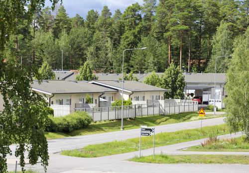 Omakotitaloja Ihalassa