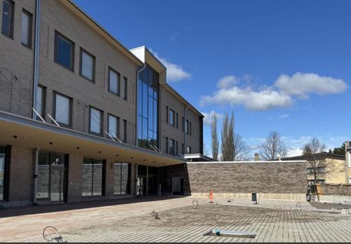 Tiedonpuiston koulun välituntipiha