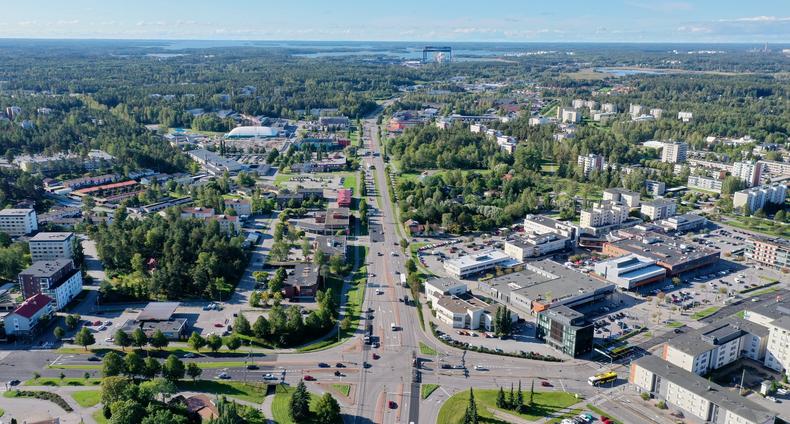 Ilmakuvassa Raision keskusta.