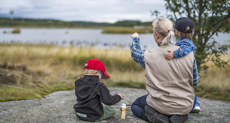 Perhe Raisionlahdella.